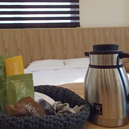 Meow G Cafe Hostel Hualien City Room photo