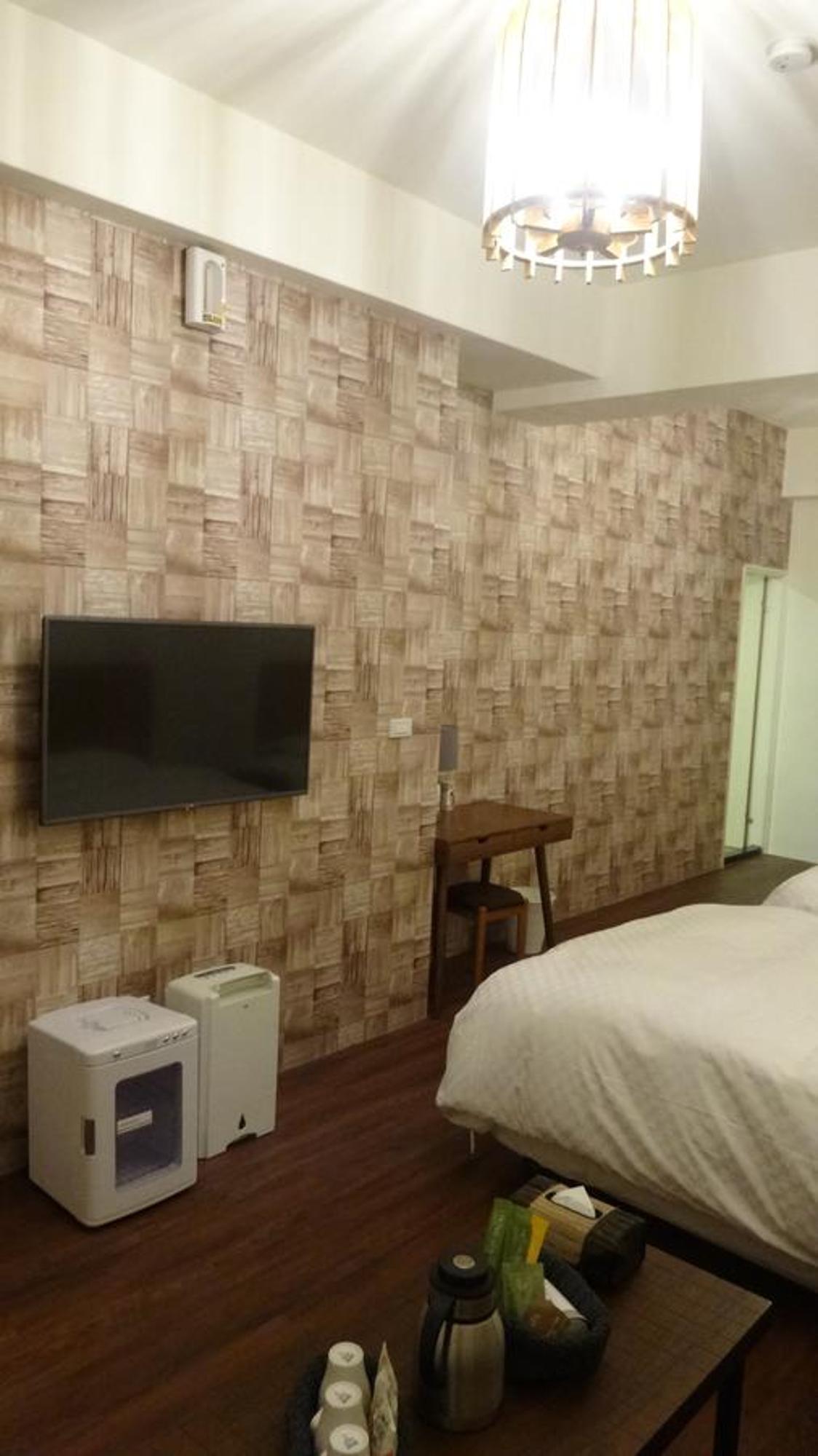 Meow G Cafe Hostel Hualien City Exterior photo